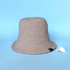 bucket hat kawa z mlekiem