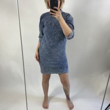 marmurkowy jeans