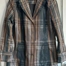 Kratka krótki płaszczyk wiatrówka Simple 40