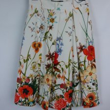 Zara trapezowa spódnica midi zakładki w kwiaty / S