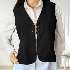 Czarna kamizelka garniturowa z ozdobnym wiązaniem | styl vintage/boho