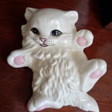 Figurka kotek porcelana ręcznie malowana