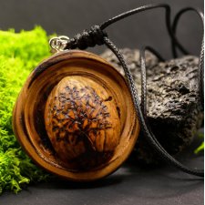 Drewniany wisiorek - Orzech - ręcznie zrobiony naszyjnik z drewna brzozy, bejcowany - dla Niej, oryginalna biżuteria handmade