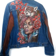 Boho Ręcznie Malowana Kurtka Jeansowa – Unikalna Artystyczna Katana z Frędzlami, Malowana Kurtka Westernowa dla Kobiet
