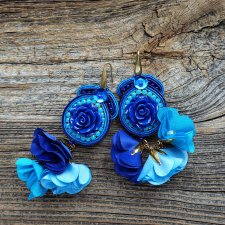 Kobaltowe kolczyki soutache – kwiatowa fantazja w artystycznym stylu