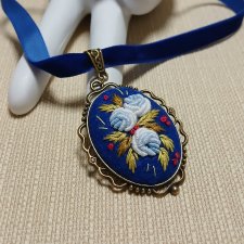 Ręcznie haftowany choker  BLUE SKY