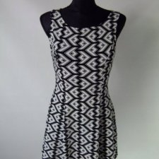 Divided by H&M kloszowana sukienka mini dzianinka / 38