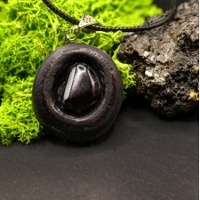 Wisiorek "Hebanowy Fluoryt –naturalna głębia drewna i magiczne światło kamienia, brzoza, pirografia, prezent; Wood Pendant, biżuteria na Dzień Ma