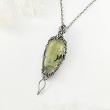 Naszyjnik Prehnit 'Kemen' stal chirurgiczna wisiorek handmade wirewrapping