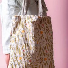 Jasna shopperka z grubego sztruksu w kwiaty