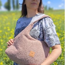 Różowa torba Hobo Margo z tkaniny boucle