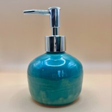 Zestaw ceramicznych akcesoriów łazienkowych – dozownik na mydło, kubek, mydelniczka, ręcznie robione, niebieski