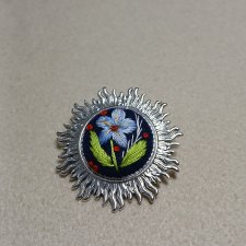 Ręcznie haftowana broszka  PLUTON