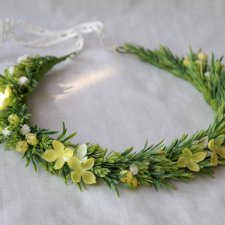 Limonkowa rosa – wianek z zielonych gałązek i żółtych kwiatów na ślub, sesję, komunię