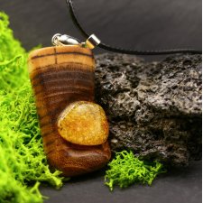 Wisiorek "Dotyk Ognia" - pirografia, akacja, amber, bursztyn, dla niej, wyjątkowy prezent