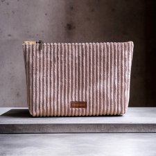 Różowa kosmetyczka podróżna ze sztruksu