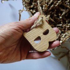 Spersonalizowany brelok z litego drewna dębowego – literka na zamówienie, breloczek, brelok do kluczy torebki plecaka