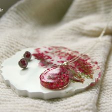 Okrągła podstawka na biżuterię z żywicy z wrzoścem