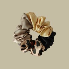 Gumka jedwabna, scrunchie, frotka beżowa panterka czarna orchidea MAXI