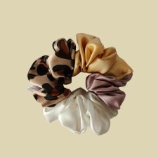 Gumka jedwabna, scrunchie, frotka beżowa panterka ciepłe złoto MAXI