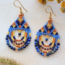 Niebiesko-pomarańczowe kolczyki ze szklanych koralików i lapis lazuli