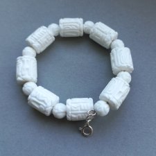 Bransoletka jak śnieg biała