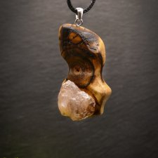 Wisiorek z naturalnego drewna i kwarcu różowego – rękodzieło z duszą - prezent dla kobiety dla niej Unique Jewelry Design; Luxury Wooden