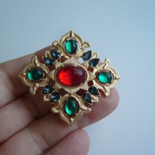 ELEGANCKA BROSZKA
