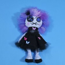 "Violettka" – mroczna laleczka z motylkami (NastyCrazyToys)