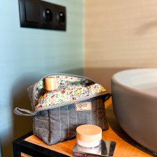 Lniana kosmetyczka box z kwiatową podszewką