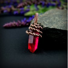 Wisiorek wire wrapping z malinowym kwarcem