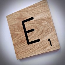 Drewniana krzyżówka, kwadratowe literki, typu scrabble dekoracje ścienne z litego drewna, boho, japandi dąb