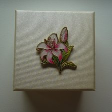 PIN PRZYPINKA BROSZKA LILIE