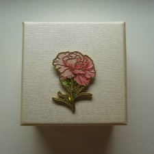 PIN PRZYPINKA BROSZKA GOŹDZIK