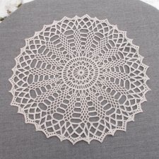 Piękna ażurowa, jasna serwetka 30cm
