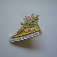 PIN PRZYPINKA BROSZKA TRAMPEK