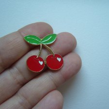 PIN PRZYPINKA BROSZKA WIŚNIE