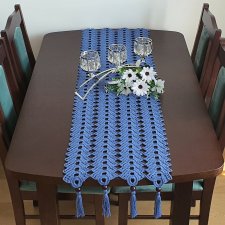 Szydełkowy, niebieski bieżnik w stylu boho