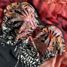 Triumph & Beck sonder Gaard - zestaw plażowy - kostium i pareo firmowy jakościowy
