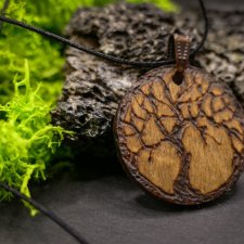 DREWNIANY WISIOREK - RĘCZNIE WYPALANY NASZYJNIK Z DREWNA, ZAWIESZKA, MOTYW NATURY - DRZEWO ŻYCIA, dla Niej, dla Niego, tree