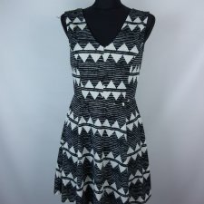 H&M trapezowa sukienka z dzianinki / S