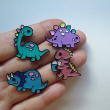 PIN PRZYPINKI BROSZKI DINOZAURY - 4 SZTUKI