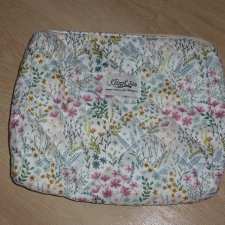 KWIATOWA KOSMETYCZKA