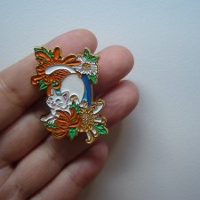 PIN PRZYPINKA BROSZKA KOTEK W KWIATACH