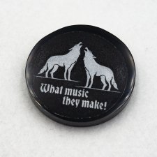 Magnes gotycki z żywicy z wilkami magnet Goth 001