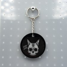Brelok gotycki z żywicy z czaszką kota brelok_print Goth 002