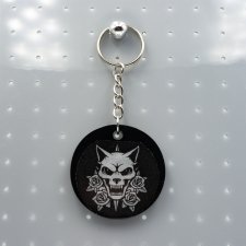 Brelok gotycki z żywicy z kotem i różami brelok_print Goth 006