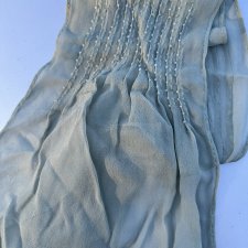 100% SILK - DEBUT - elegancki jedwabny koralikami zdobiony szal szarfa