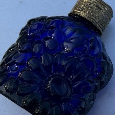 Dawnej daty fakturowa grubo szklana kobaltowa perfumetka