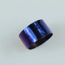 pierścionek  tytanowy  "electric blue"